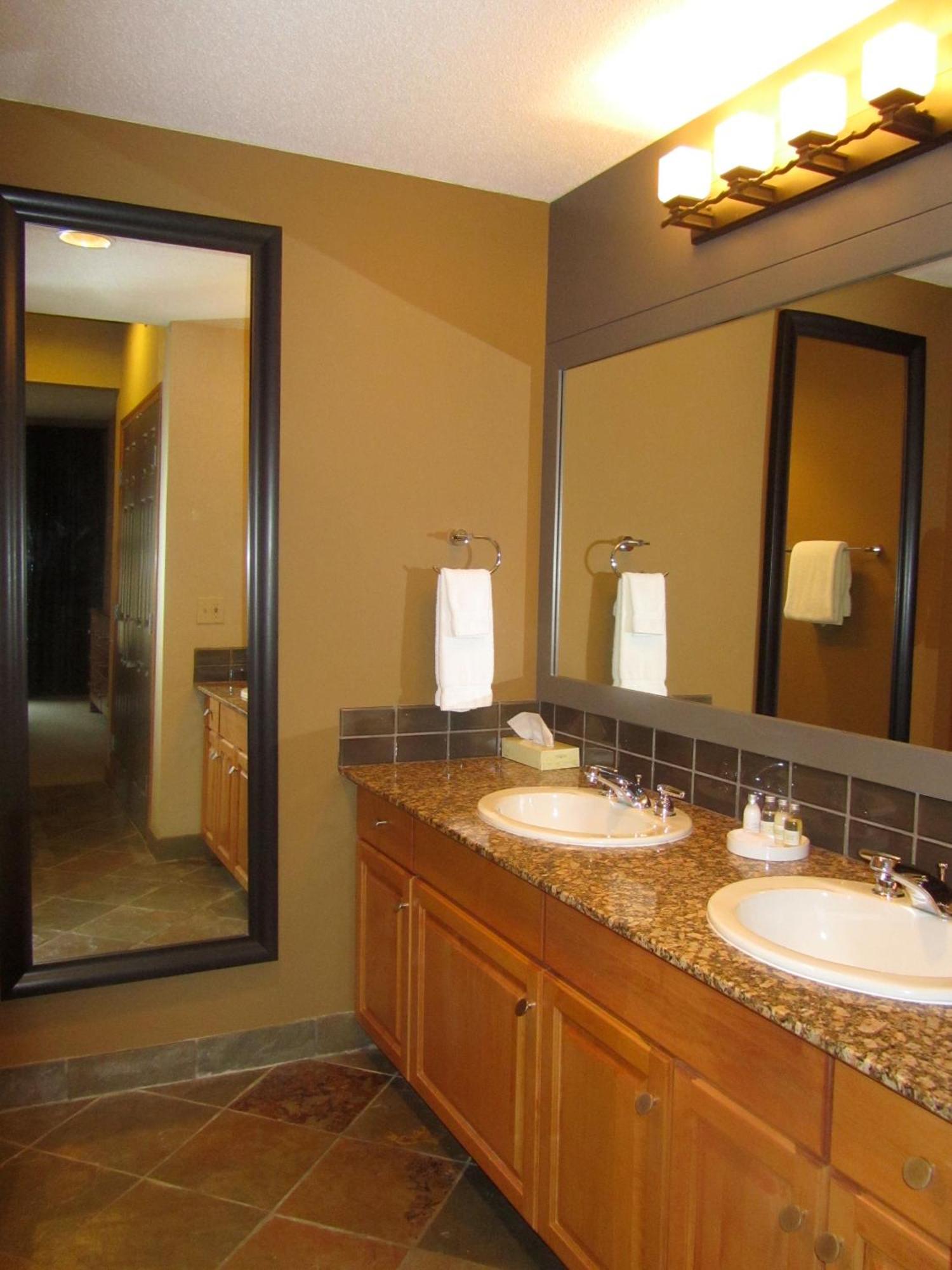 Platinum Suites Resort - Vacation Rentals Canmore Exterior foto